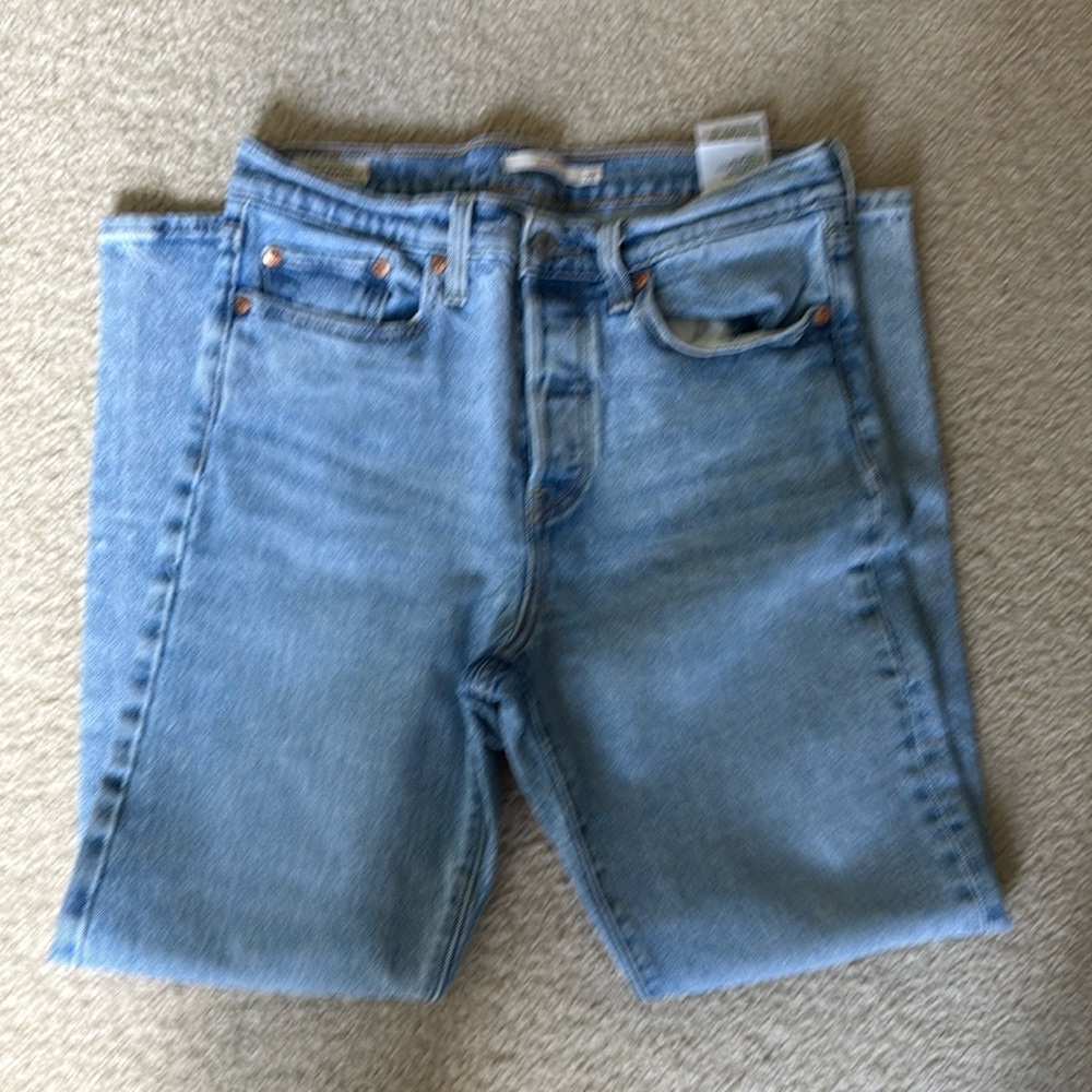 Levi's Wedgie Jean-Size 28